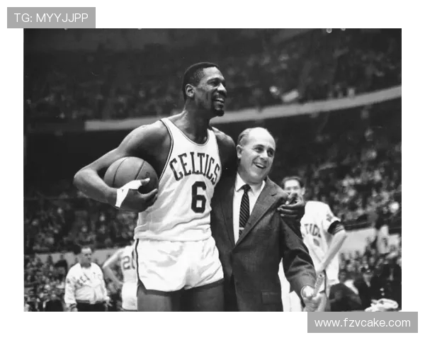 比尔拉塞尔的传奇人生与篮球王朝的缔造历程及精神传承